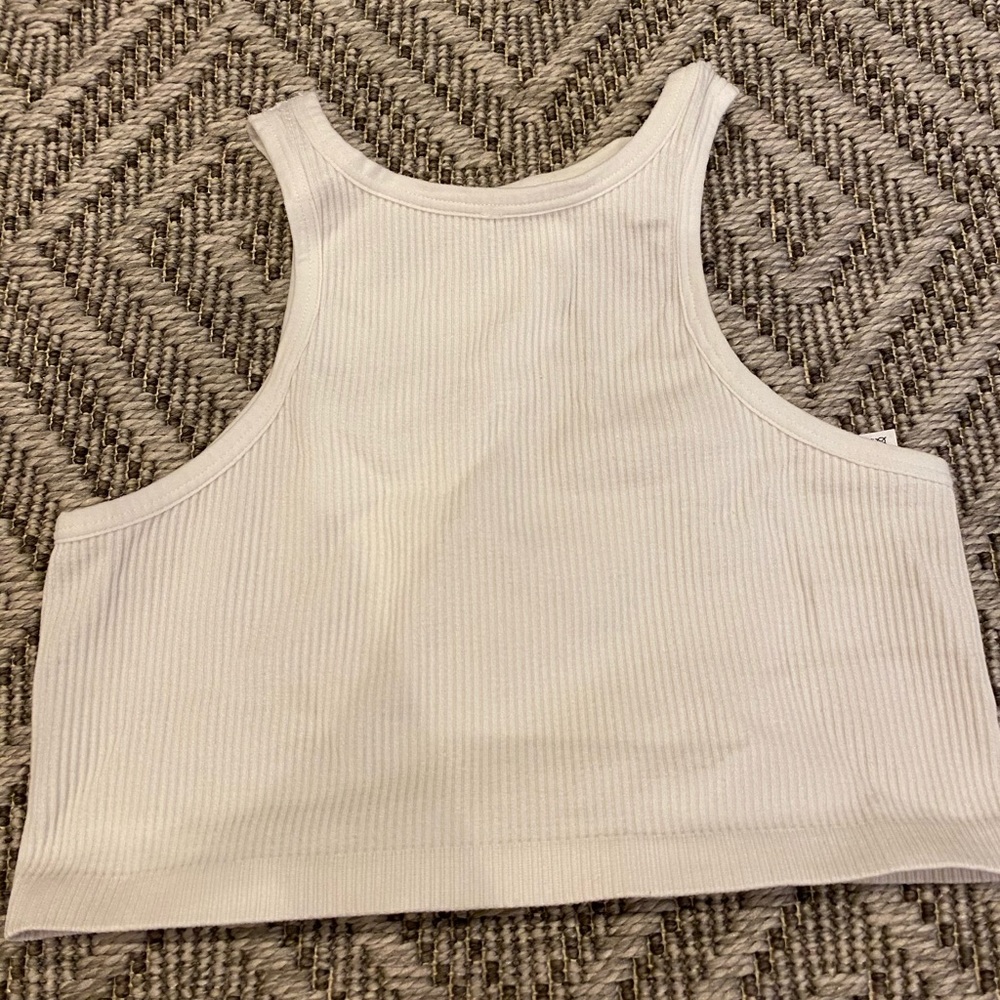 urban outfitters white crop top